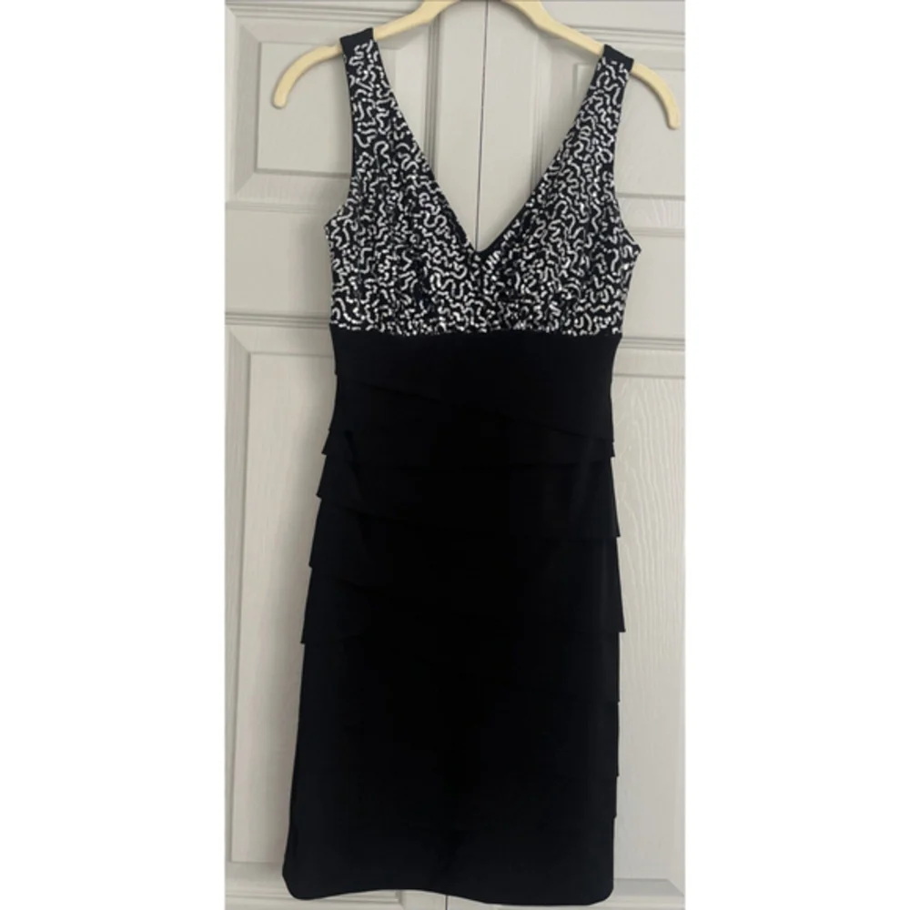 B. Smart Juniors‎ Sleeveless Black Plunge Bodycon Sequin Cocktail Dress Sz Small